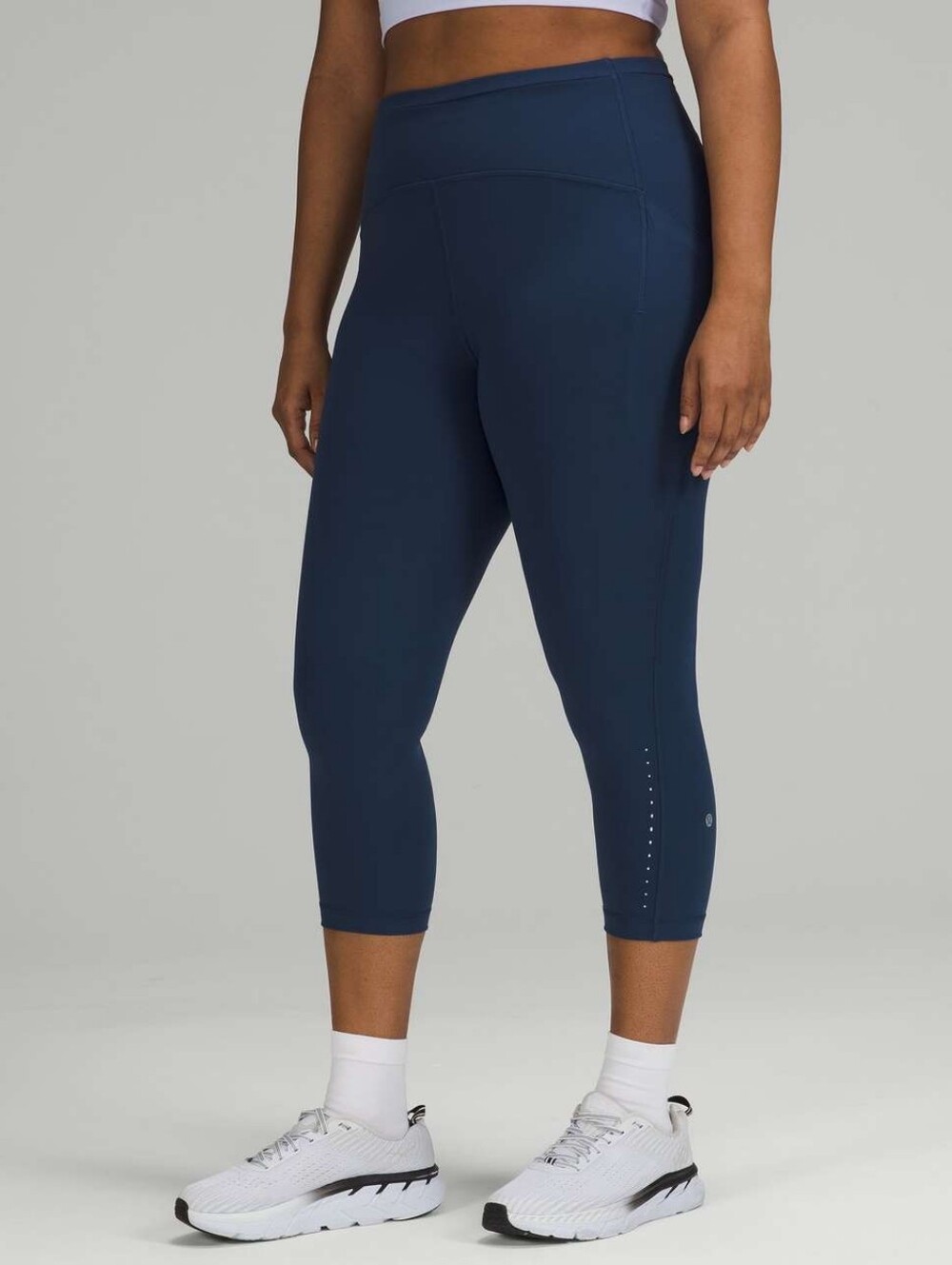 Lululemon Size 8 Swift Speed High-Rise Crop 21"**